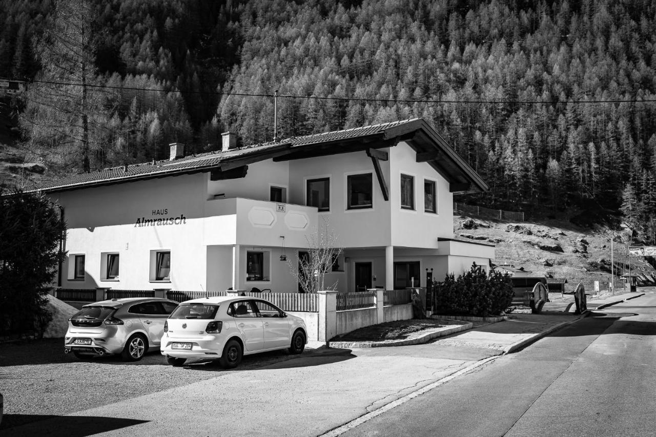 Apartament Haus Almrausch Sölden Zewnętrze zdjęcie